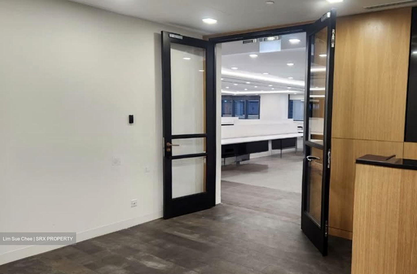 Robinson 77 (D1), Office #568255421